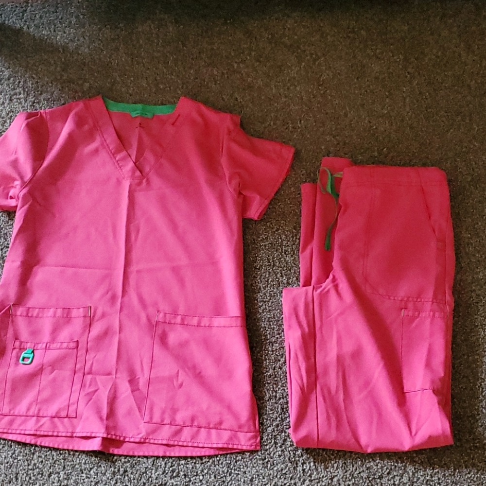 Carhartt Small pink scrubs